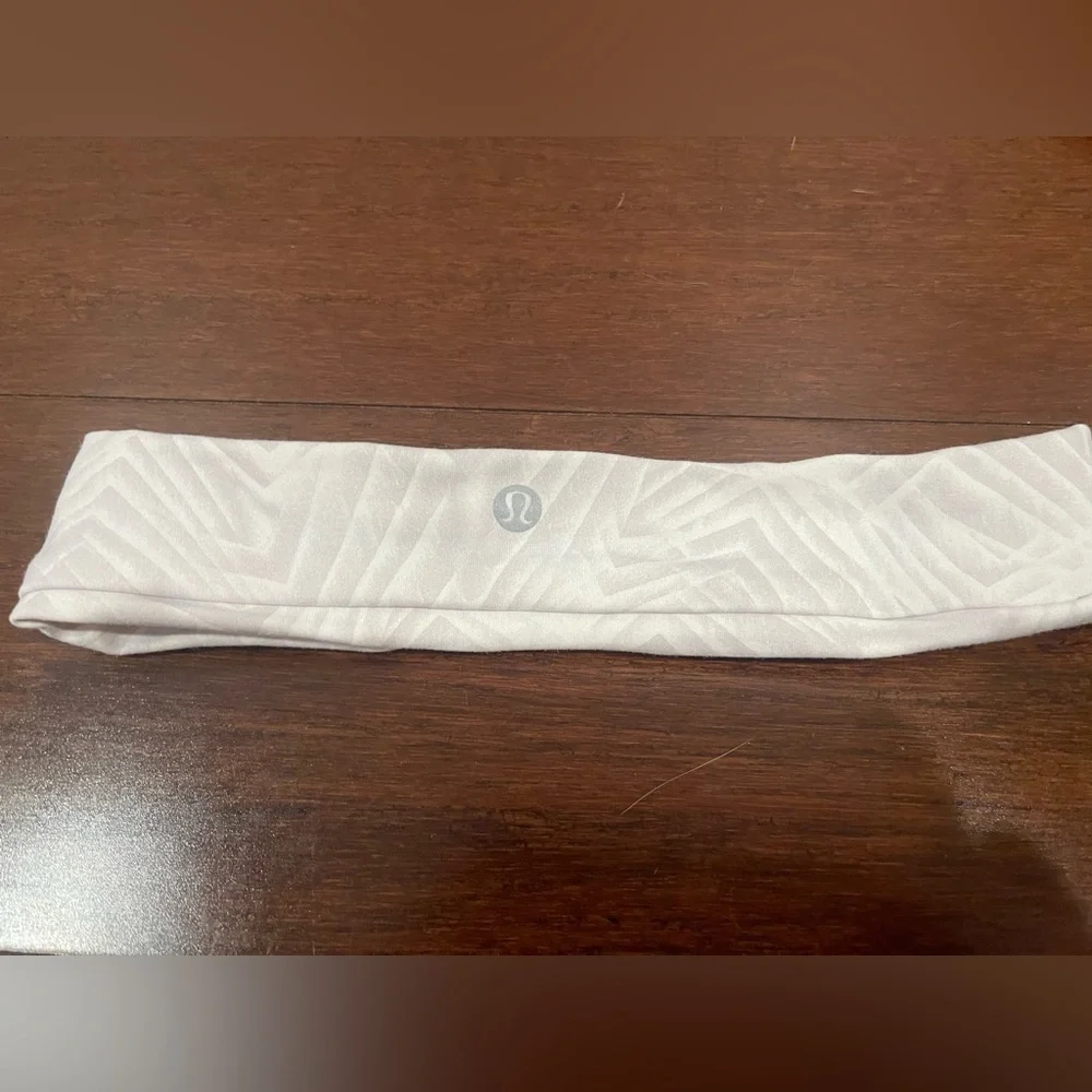 guc Lululemon reversible grey Headband